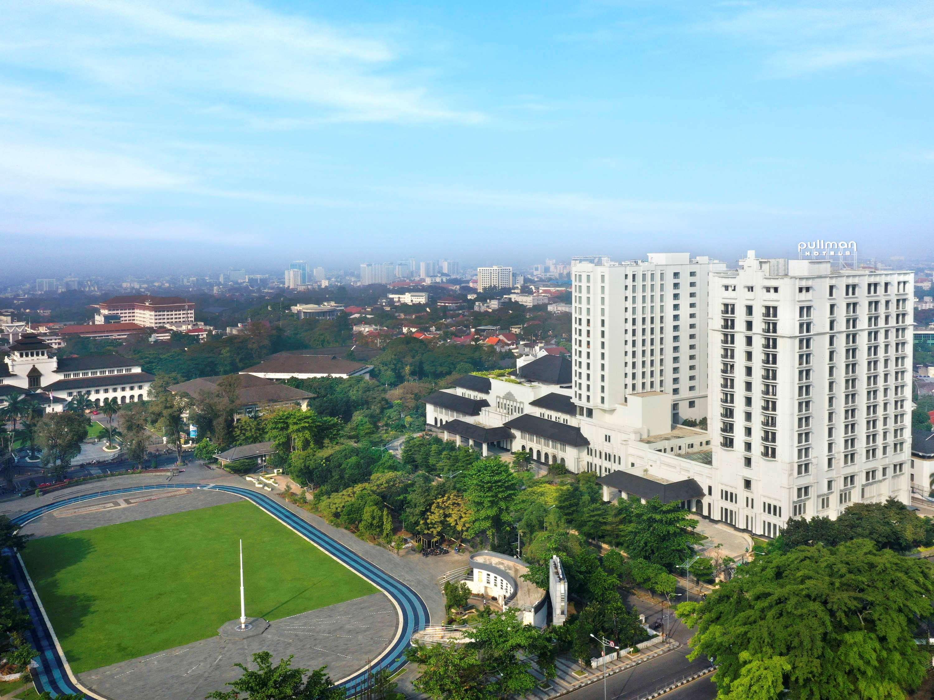 Pullman Bandung Grand Central ภายนอก รูปภาพ