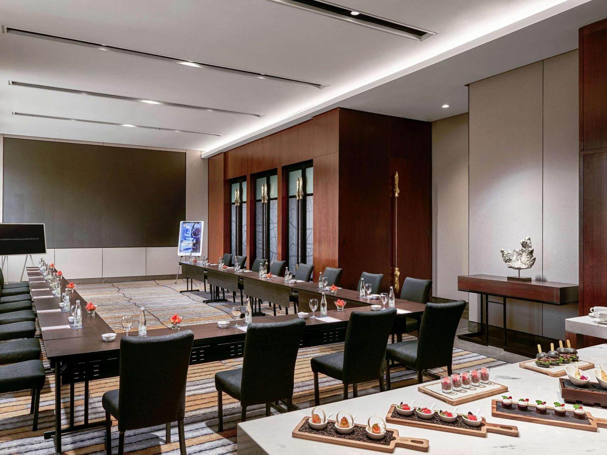 Pullman Bandung Grand Central ภายนอก รูปภาพ